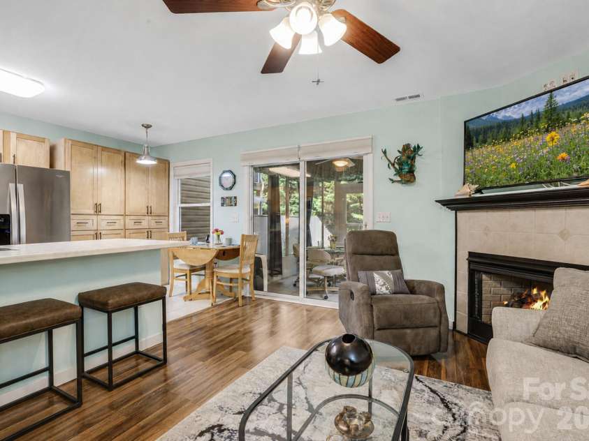 108 South Park Lane, Black Mountain, NC 28711.  MLS# CAR4384038, YatesRealty ID 27595. 