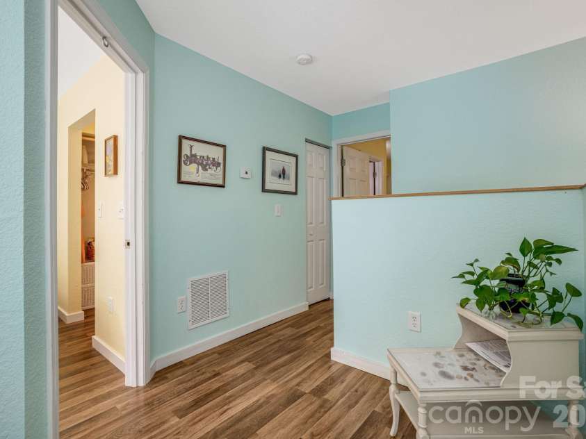 108 South Park Lane, Black Mountain, NC 28711.  MLS# CAR4384038, YatesRealty ID 27595. 
