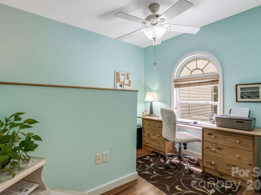 108 South Park Lane, Black Mountain, NC 28711.  MLS# CAR4384038, YatesRealty ID 27595. 