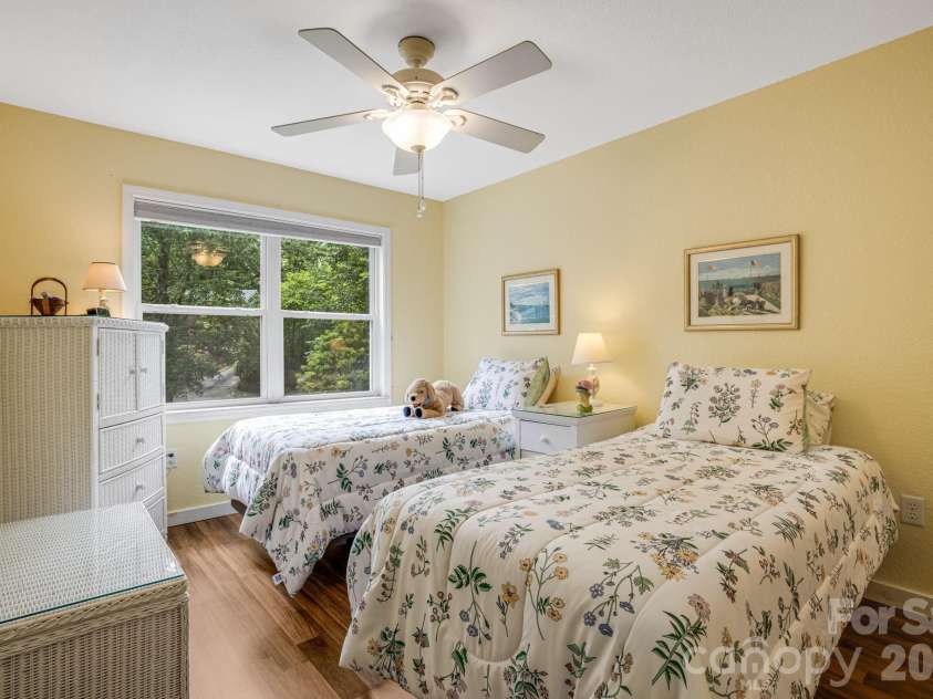 108 South Park Lane, Black Mountain, NC 28711.  MLS# CAR4384038, YatesRealty ID 27595. 