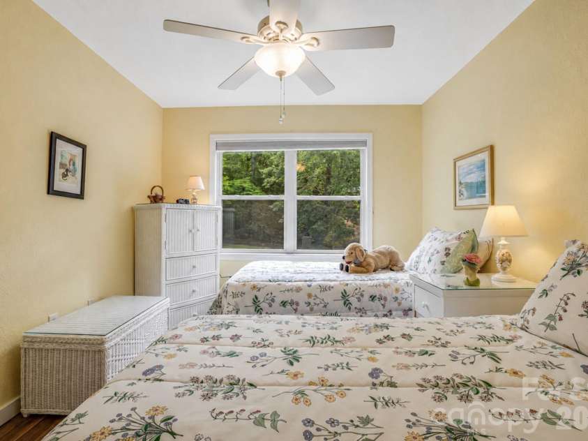 108 South Park Lane, Black Mountain, NC 28711.  MLS# CAR4384038, YatesRealty ID 27595. 