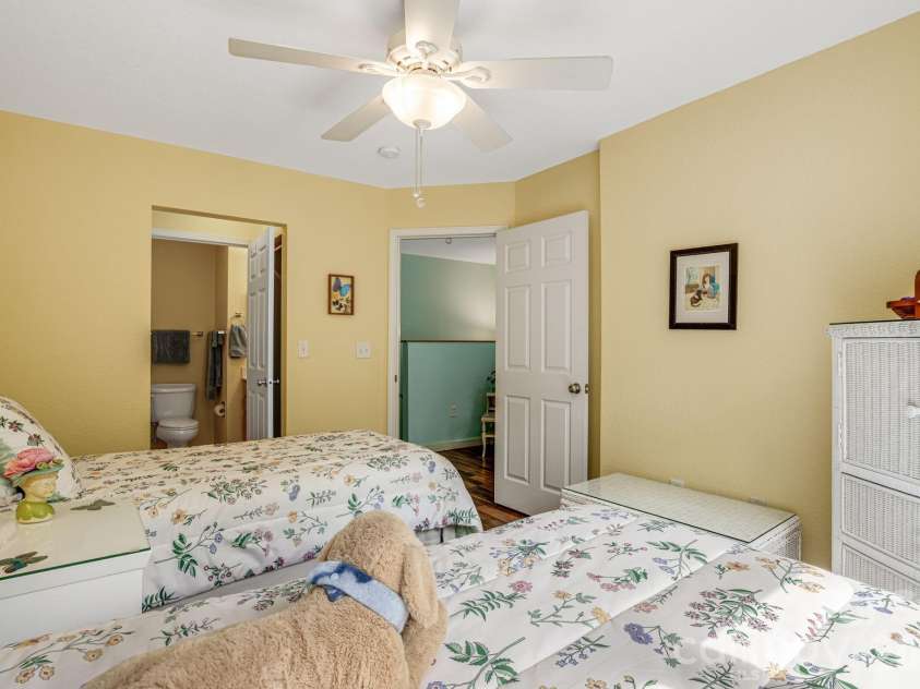 108 South Park Lane, Black Mountain, NC 28711.  MLS# CAR4384038, YatesRealty ID 27595. 