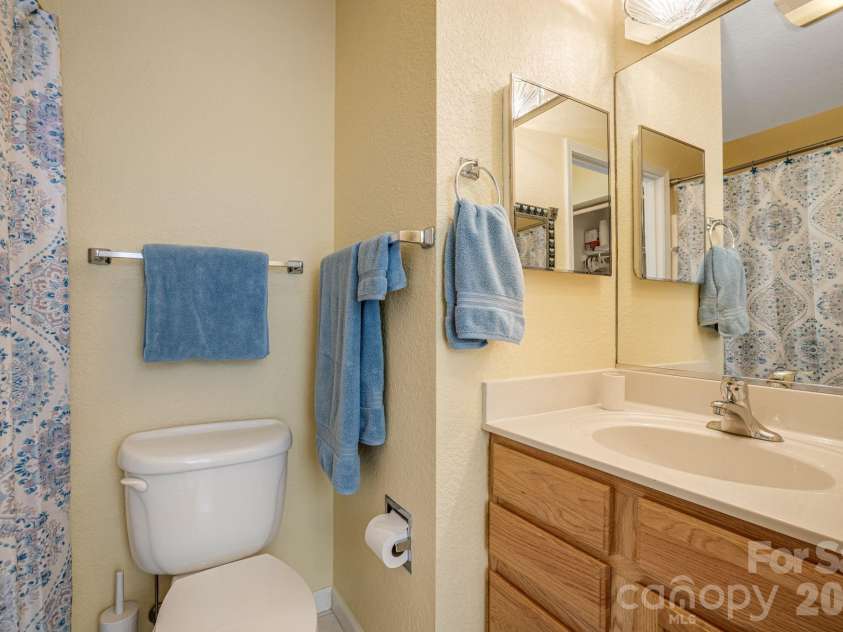 108 South Park Lane, Black Mountain, NC 28711.  MLS# CAR4384038, YatesRealty ID 27595. 