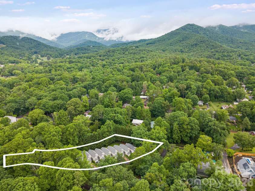 108 South Park Lane, Black Mountain, NC 28711.  MLS# CAR4384038, YatesRealty ID 27595. 