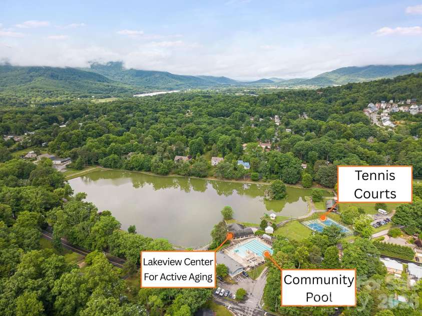 108 South Park Lane, Black Mountain, NC 28711.  MLS# CAR4384038, YatesRealty ID 27595. 