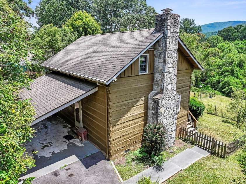 68/72/82/84 Oteen Church Road, Asheville, NC 28805.  MLS# CAR4280406, YatesRealty ID 27595. 82 Oteen Church Rd