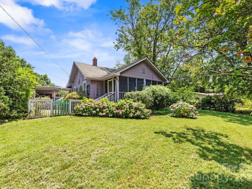 68/72/82/84 Oteen Church Road, Asheville, NC 28805.  MLS# CAR4280406, YatesRealty ID 27595. 84 Oteen Church Rd