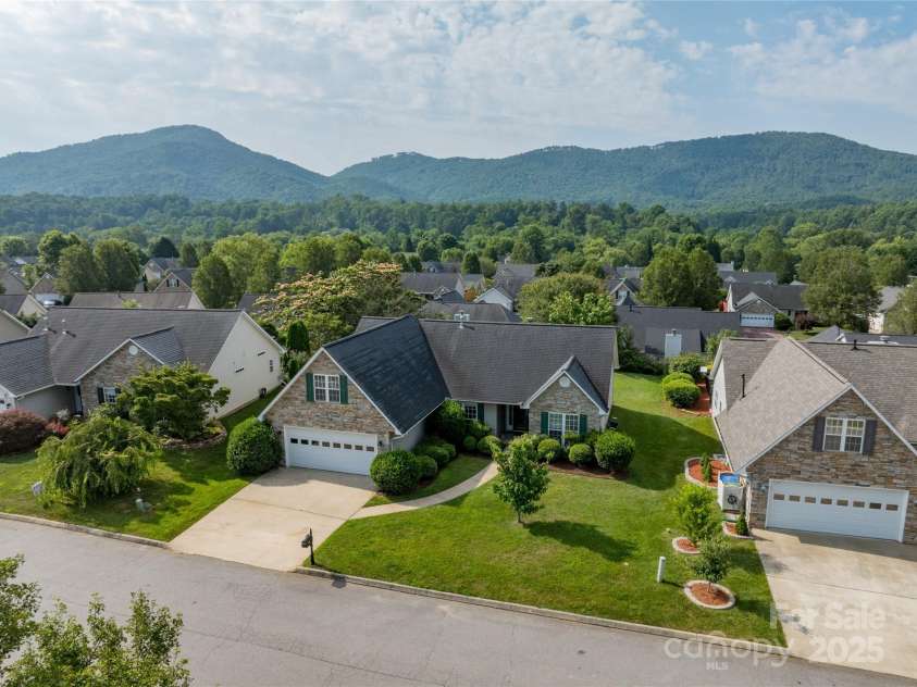 34 Dove Hollow Road, Fletcher, NC 28732.  MLS# CAR4279098, YatesRealty ID 27596. 