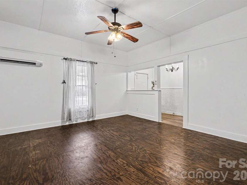 58 Poplar Street, Great Falls, SC 29055.  MLS# CAR4386449, YatesRealty ID 27596. 