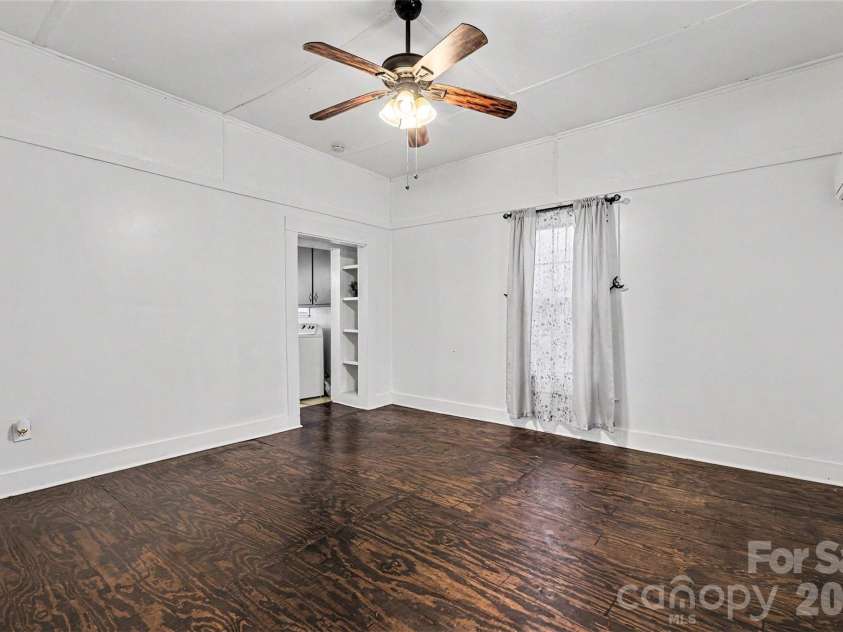 58 Poplar Street, Great Falls, SC 29055.  MLS# CAR4386449, YatesRealty ID 27596. 