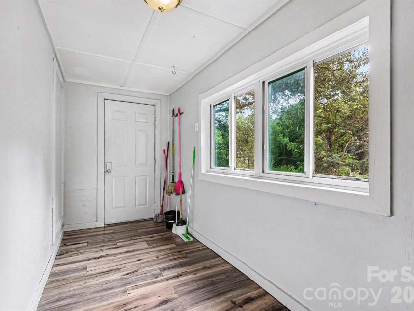 58 Poplar Street, Great Falls, SC 29055.  MLS# CAR4386449, YatesRealty ID 27596. 