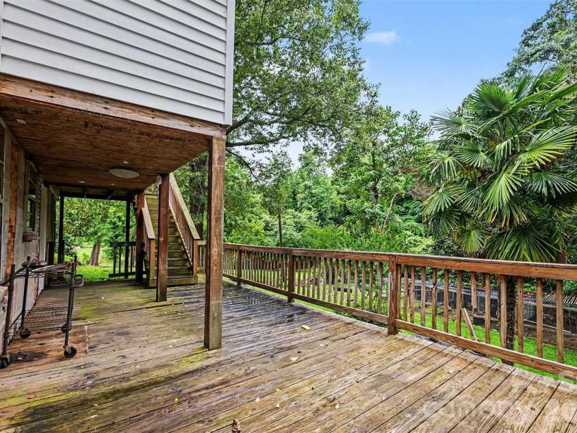 58 Poplar Street, Great Falls, SC 29055.  MLS# CAR4386449, YatesRealty ID 27596. 