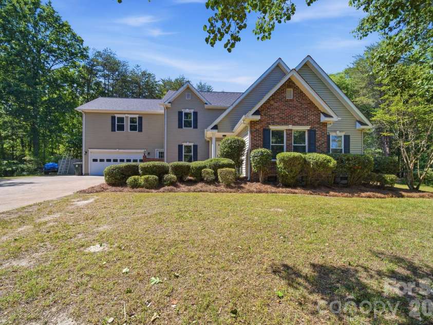 934 Clover Park Drive, Clover, SC 29710.  MLS# CAR4375865, YatesRealty ID 27598. 