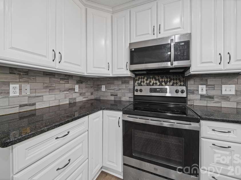 934 Clover Park Drive, Clover, SC 29710.  MLS# CAR4375865, YatesRealty ID 27598. 