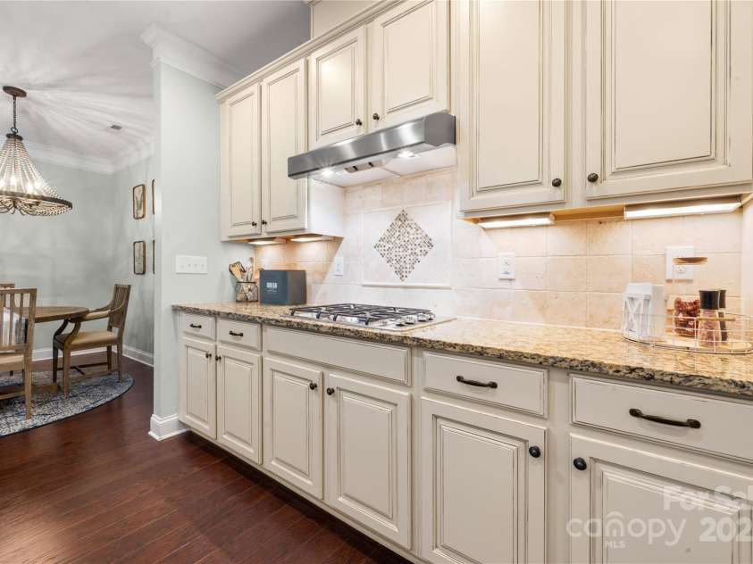 19780 Playwrights Way, Cornelius, NC 28031.  MLS# CAR4281760, YatesRealty ID 27599. 