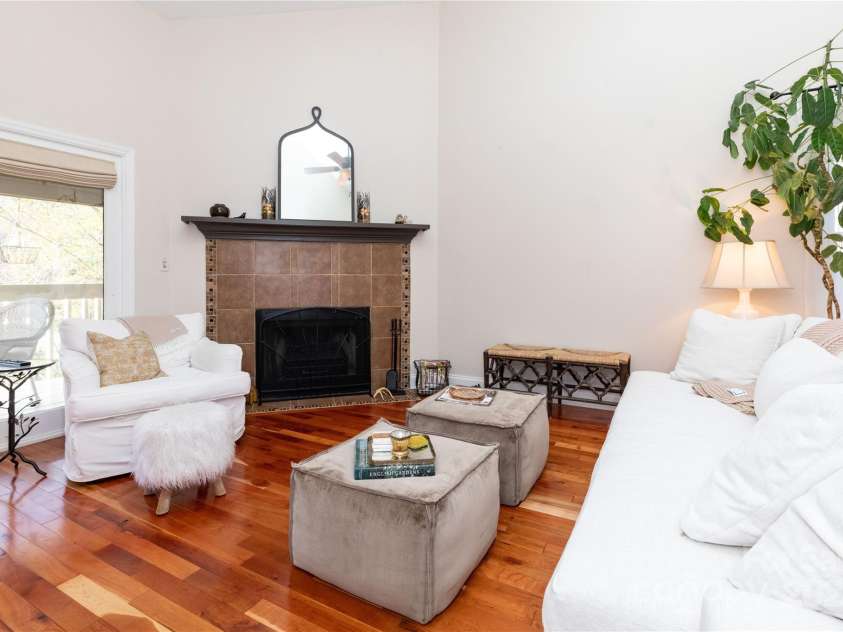 9 Timberlake Drive, Asheville, NC 28803.  MLS# CAR4201153, YatesRealty ID 276. 