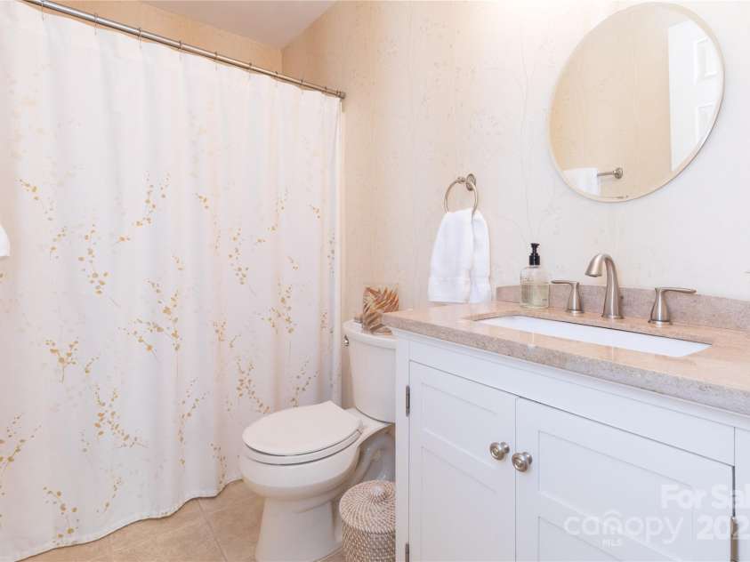 9 Timberlake Drive, Asheville, NC 28803.  MLS# CAR4201153, YatesRealty ID 276. 