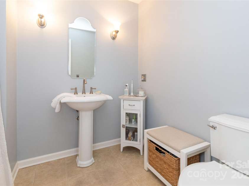 9 Timberlake Drive, Asheville, NC 28803.  MLS# CAR4201153, YatesRealty ID 276. 