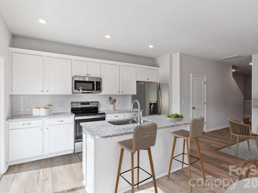 3017 Kingsfield Road, Charlotte, NC 28208.  MLS# CAR4343367, YatesRealty ID 2760. 