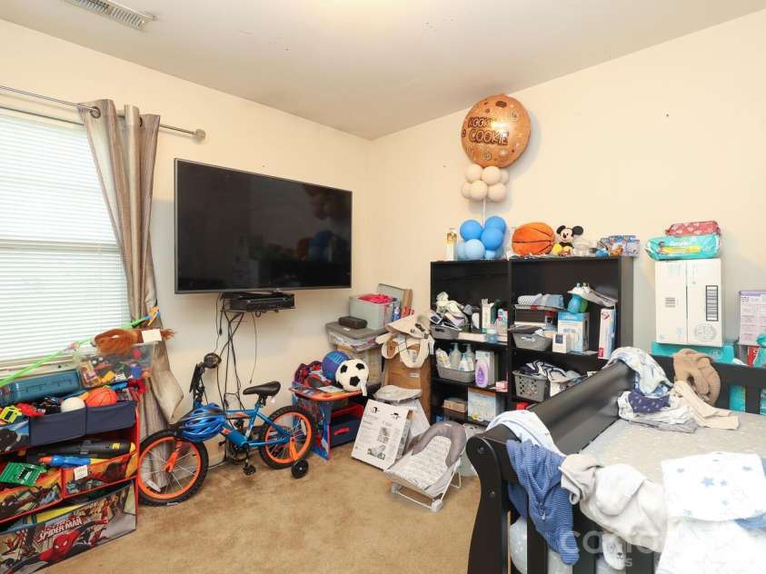 505 Campus Street, Charlotte, NC 28216.  MLS# CAR4339976, YatesRealty ID 2760. 