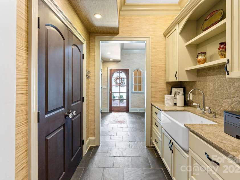 8534 Highgrove Street, Charlotte, NC 28277.  MLS# CAR4257228, YatesRealty ID 27600. 