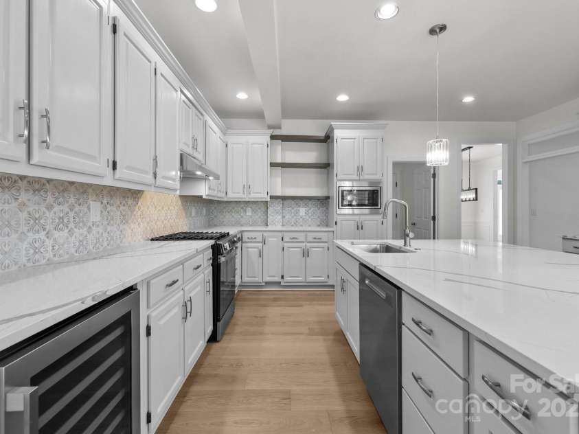 15400 Groveland Street, Huntersville, NC 28078.  MLS# CAR4268351, YatesRealty ID 27601. 