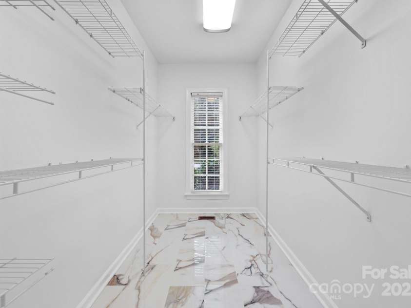 15400 Groveland Street, Huntersville, NC 28078.  MLS# CAR4268351, YatesRealty ID 27601. 