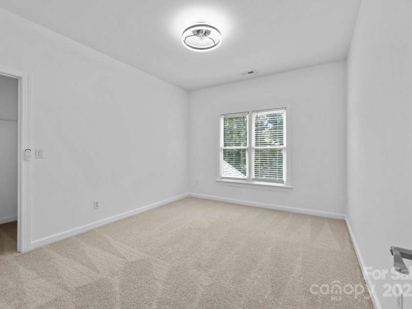 15400 Groveland Street, Huntersville, NC 28078.  MLS# CAR4268351, YatesRealty ID 27601. 