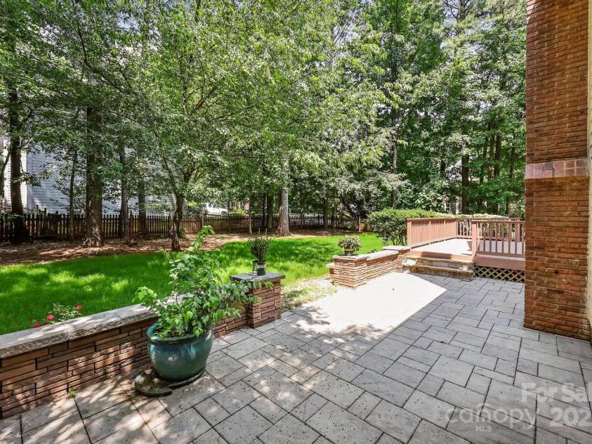 15400 Groveland Street, Huntersville, NC 28078.  MLS# CAR4268351, YatesRealty ID 27601. 