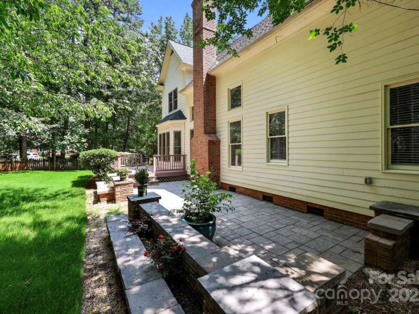 15400 Groveland Street, Huntersville, NC 28078.  MLS# CAR4268351, YatesRealty ID 27601. 