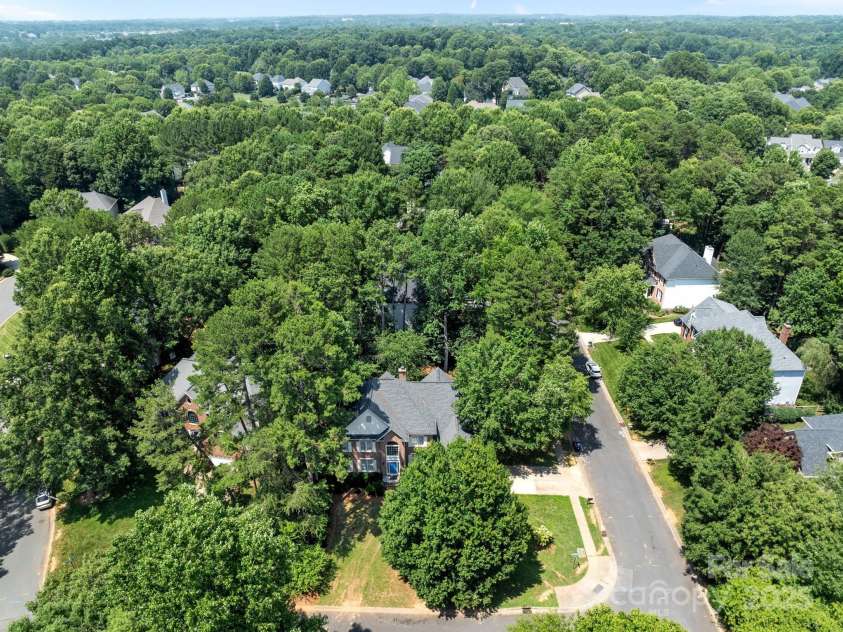 15400 Groveland Street, Huntersville, NC 28078.  MLS# CAR4268351, YatesRealty ID 27601. 