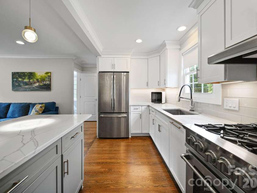 241 Wakefield Drive, Charlotte, NC 28209.  MLS# CAR4386531, YatesRealty ID 27603. 