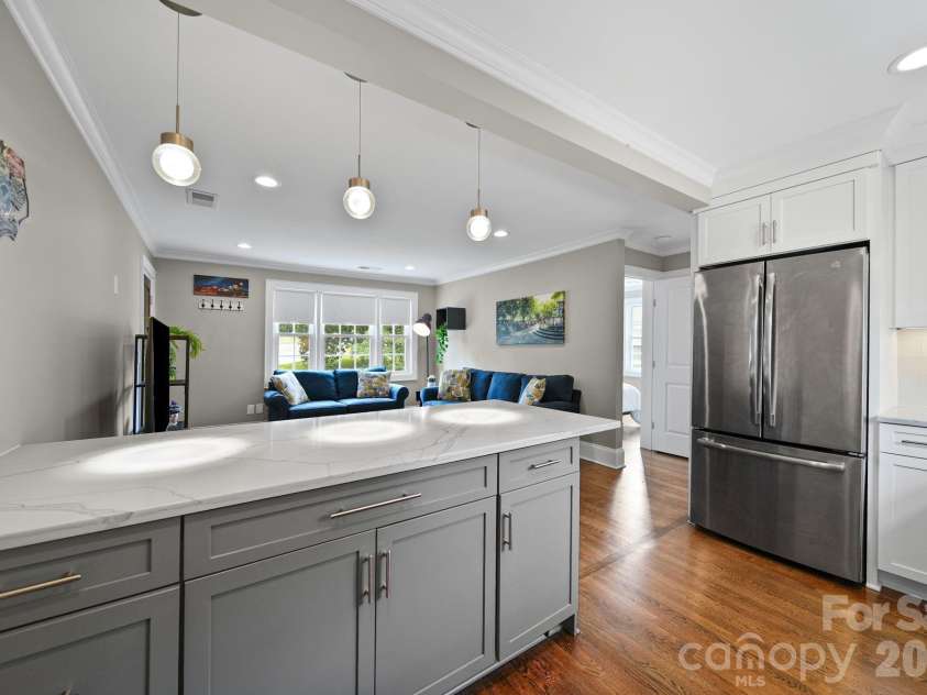 241 Wakefield Drive, Charlotte, NC 28209.  MLS# CAR4386531, YatesRealty ID 27603. 