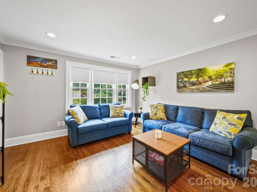 241 Wakefield Drive, Charlotte, NC 28209.  MLS# CAR4386531, YatesRealty ID 27603. 