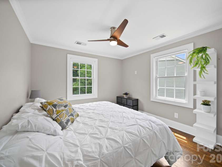 241 Wakefield Drive, Charlotte, NC 28209.  MLS# CAR4386531, YatesRealty ID 27603. 