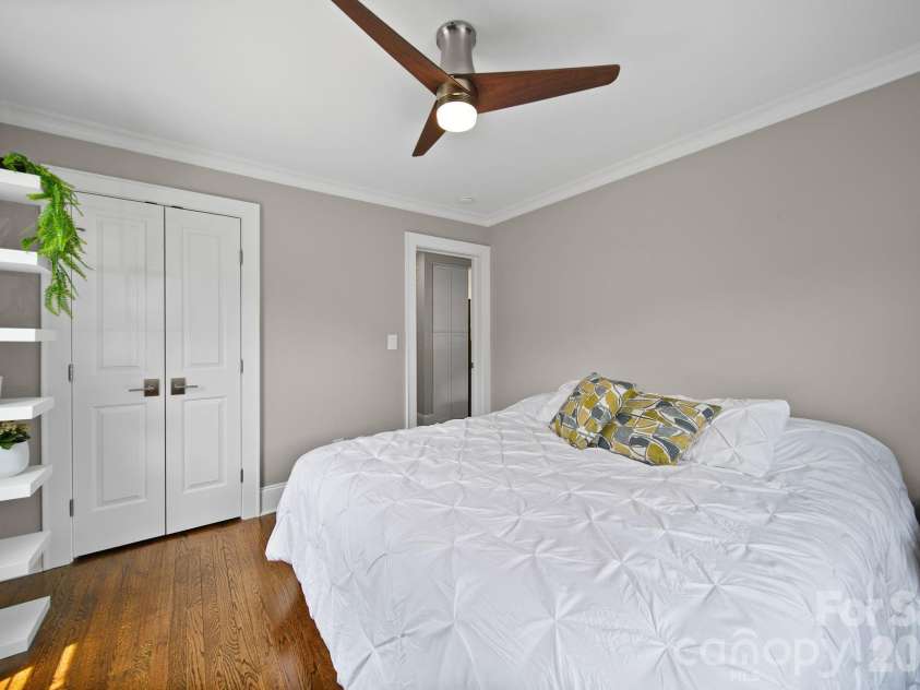 241 Wakefield Drive, Charlotte, NC 28209.  MLS# CAR4386531, YatesRealty ID 27603. 