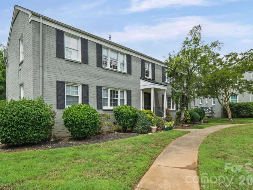 241 Wakefield Drive, Charlotte, NC 28209.  MLS# CAR4386531, YatesRealty ID 27603. 
