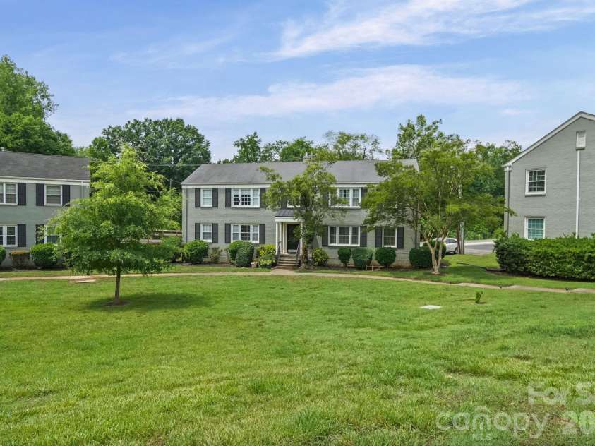 241 Wakefield Drive, Charlotte, NC 28209.  MLS# CAR4386531, YatesRealty ID 27603. 