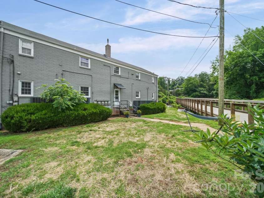 241 Wakefield Drive, Charlotte, NC 28209.  MLS# CAR4386531, YatesRealty ID 27603. 