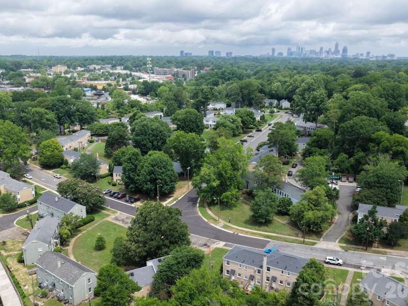 241 Wakefield Drive, Charlotte, NC 28209.  MLS# CAR4386531, YatesRealty ID 27603. 