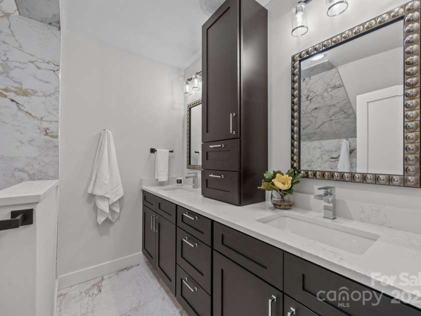 95 Cardinal Trace, Lake Toxaway, NC 28747.  MLS# CAR4317545, YatesRealty ID 27603. Bed Rm Suite Bath #2