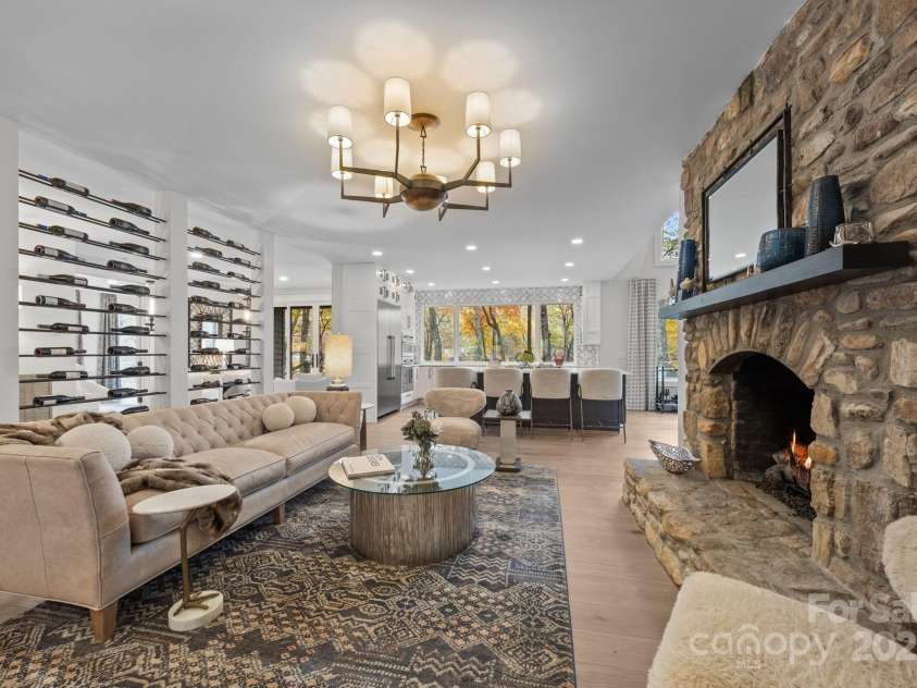 95 Cardinal Trace, Lake Toxaway, NC 28747.  MLS# CAR4317545, YatesRealty ID 27603. Hearth Rm