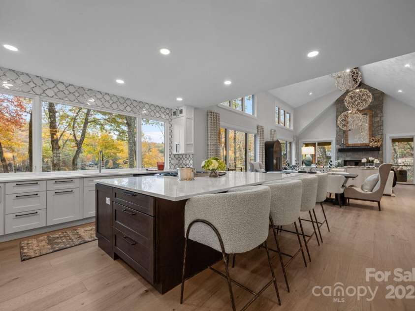 95 Cardinal Trace, Lake Toxaway, NC 28747.  MLS# CAR4317545, YatesRealty ID 27603. Kitchen