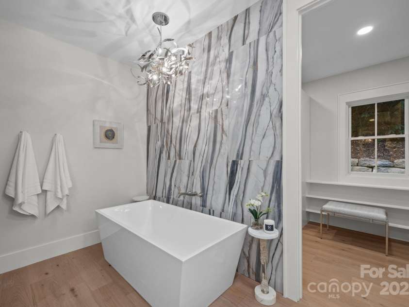 95 Cardinal Trace, Lake Toxaway, NC 28747.  MLS# CAR4317545, YatesRealty ID 27603. Primary Suite Bath