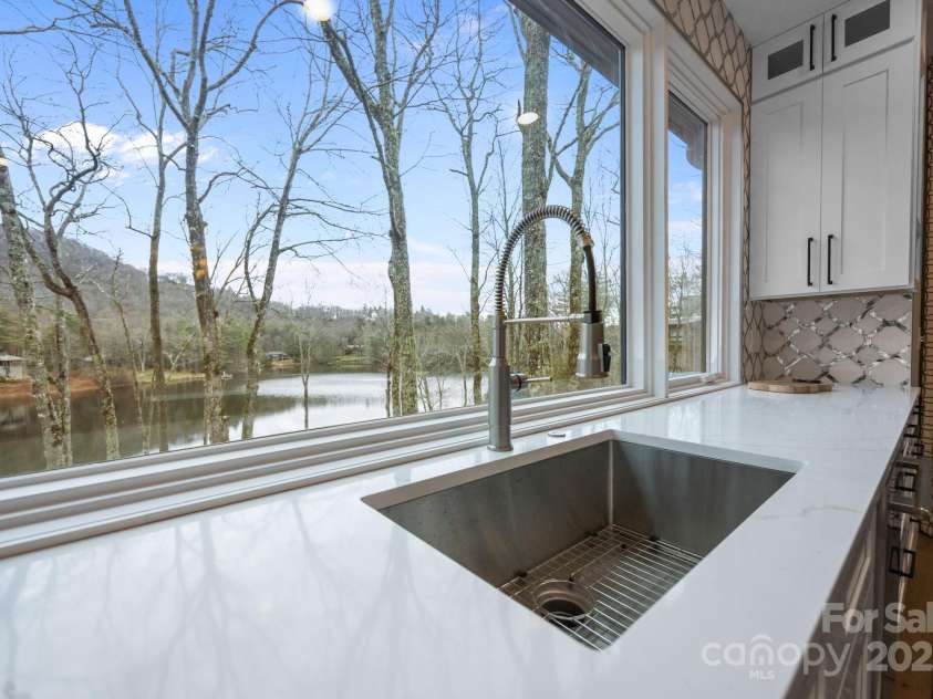 95 Cardinal Trace, Lake Toxaway, NC 28747.  MLS# CAR4317545, YatesRealty ID 27603. Views!