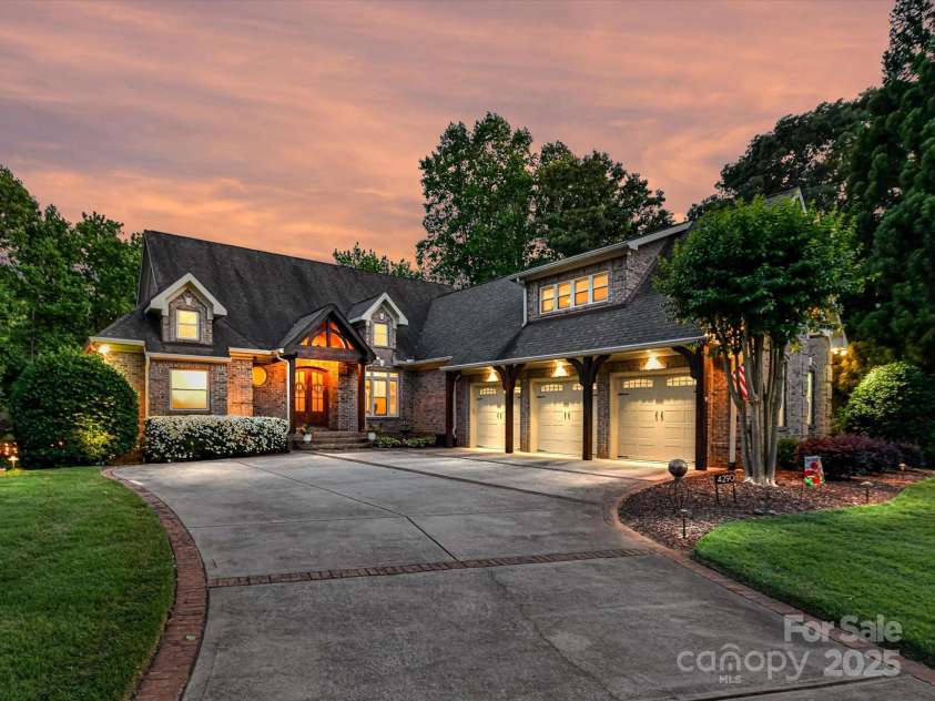 4290 Barbrick Street, Sherrills Ford, NC 28673.  MLS# CAR4261537, YatesRealty ID 27604. 