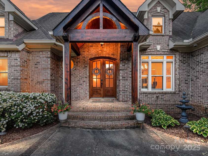 4290 Barbrick Street, Sherrills Ford, NC 28673.  MLS# CAR4261537, YatesRealty ID 27604. 