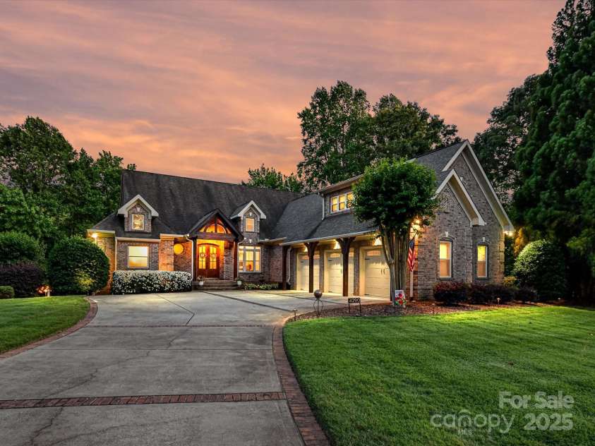 4290 Barbrick Street, Sherrills Ford, NC 28673.  MLS# CAR4261537, YatesRealty ID 27604. 