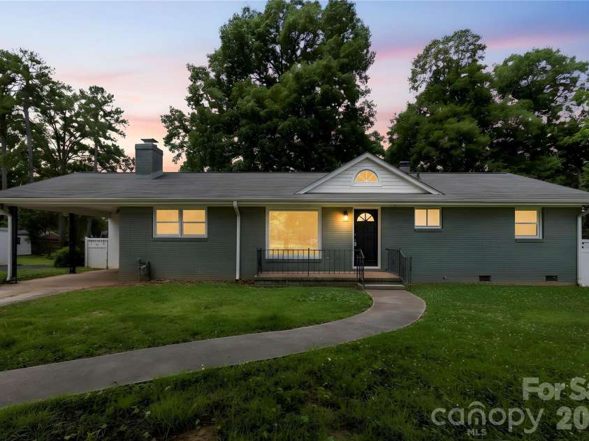 619 Greenbriar Avenue, Rock Hill, SC 29730.  MLS# CAR4387824, YatesRealty ID 27604. 