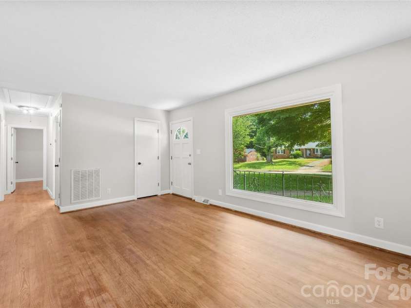 619 Greenbriar Avenue, Rock Hill, SC 29730.  MLS# CAR4387824, YatesRealty ID 27604. 